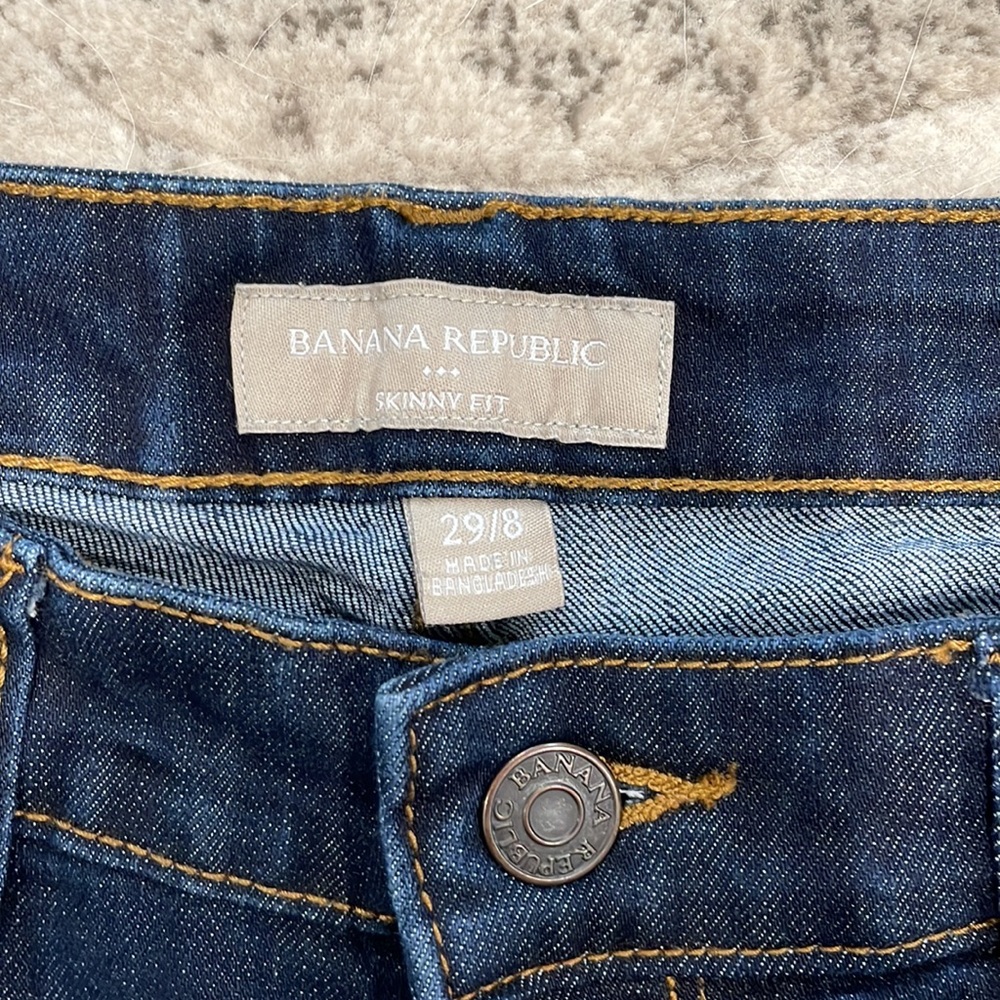 Banana Republic Size 29/8 dark wash cropped jeans - Picture 3 of 3